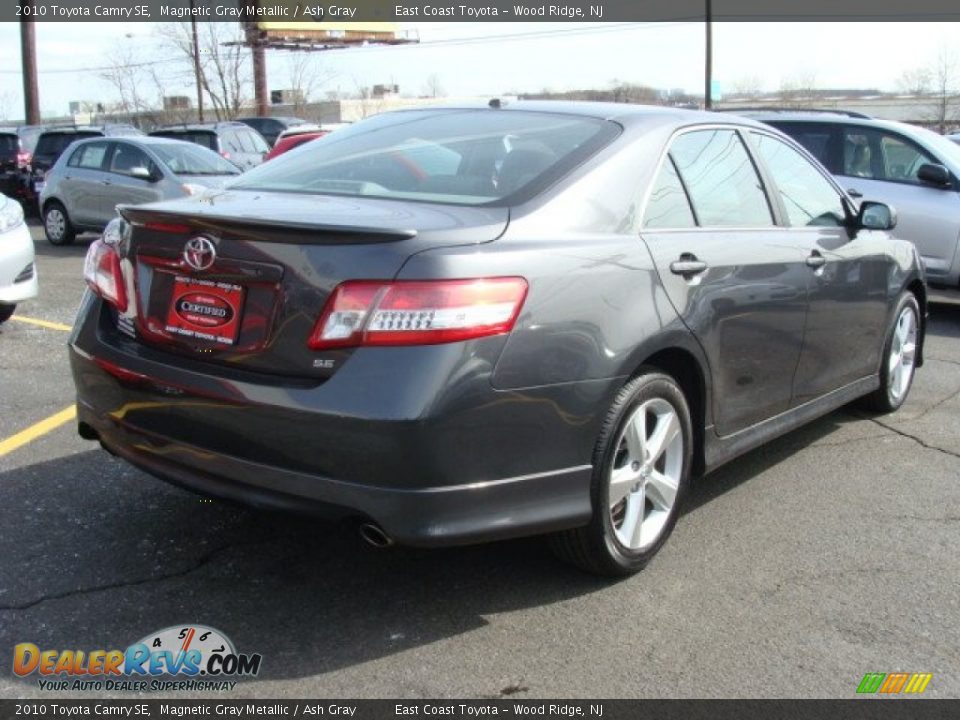 2010 Toyota Camry SE Magnetic Gray Metallic / Ash Gray Photo #3