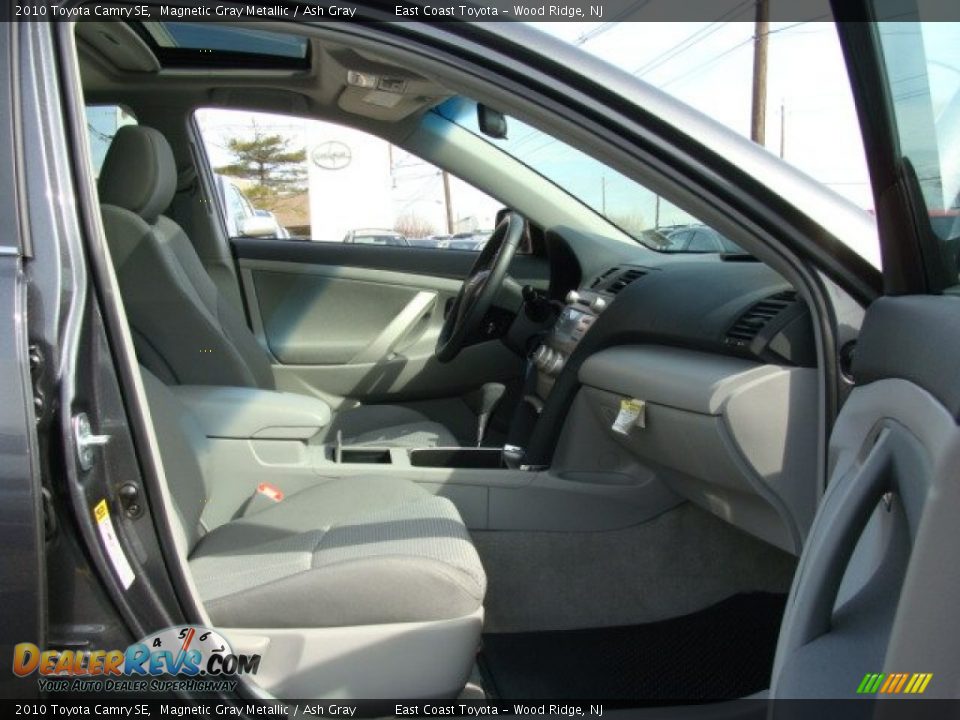 2010 Toyota Camry SE Magnetic Gray Metallic / Ash Gray Photo #8