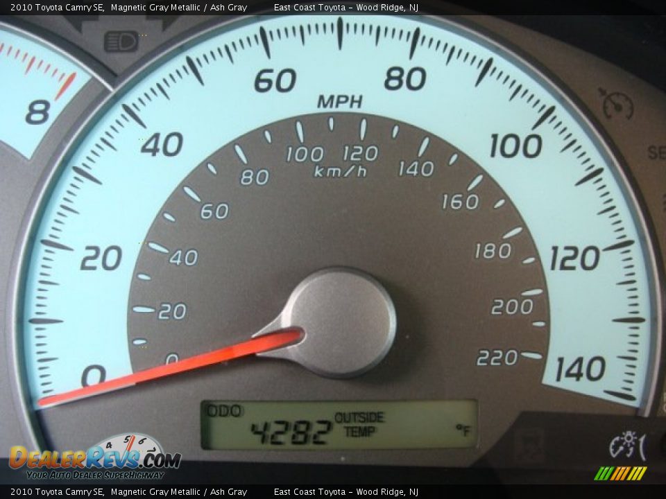 2010 Toyota Camry SE Magnetic Gray Metallic / Ash Gray Photo #10