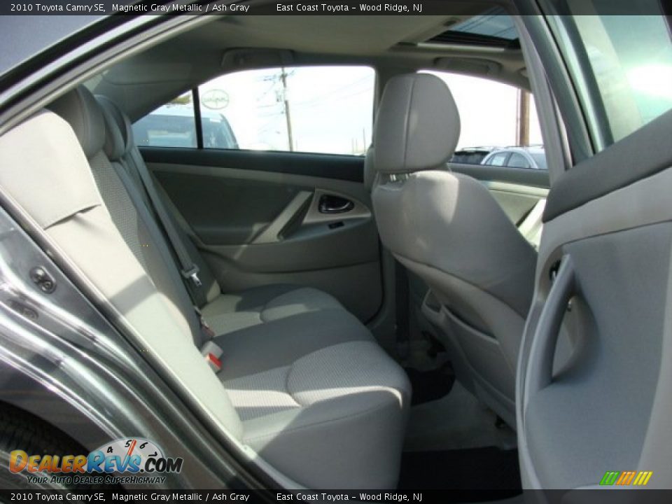 2010 Toyota Camry SE Magnetic Gray Metallic / Ash Gray Photo #12