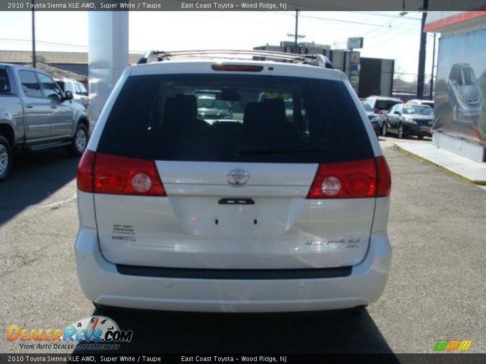 2010 Toyota Sienna XLE AWD Super White / Taupe Photo #5
