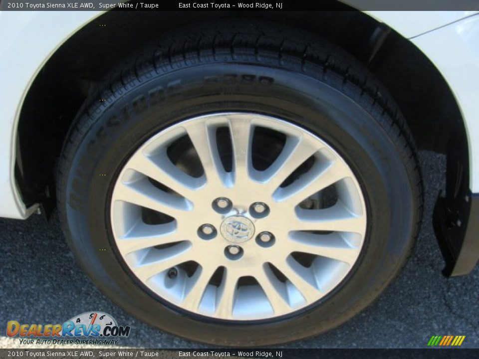 2010 Toyota Sienna XLE AWD Super White / Taupe Photo #14