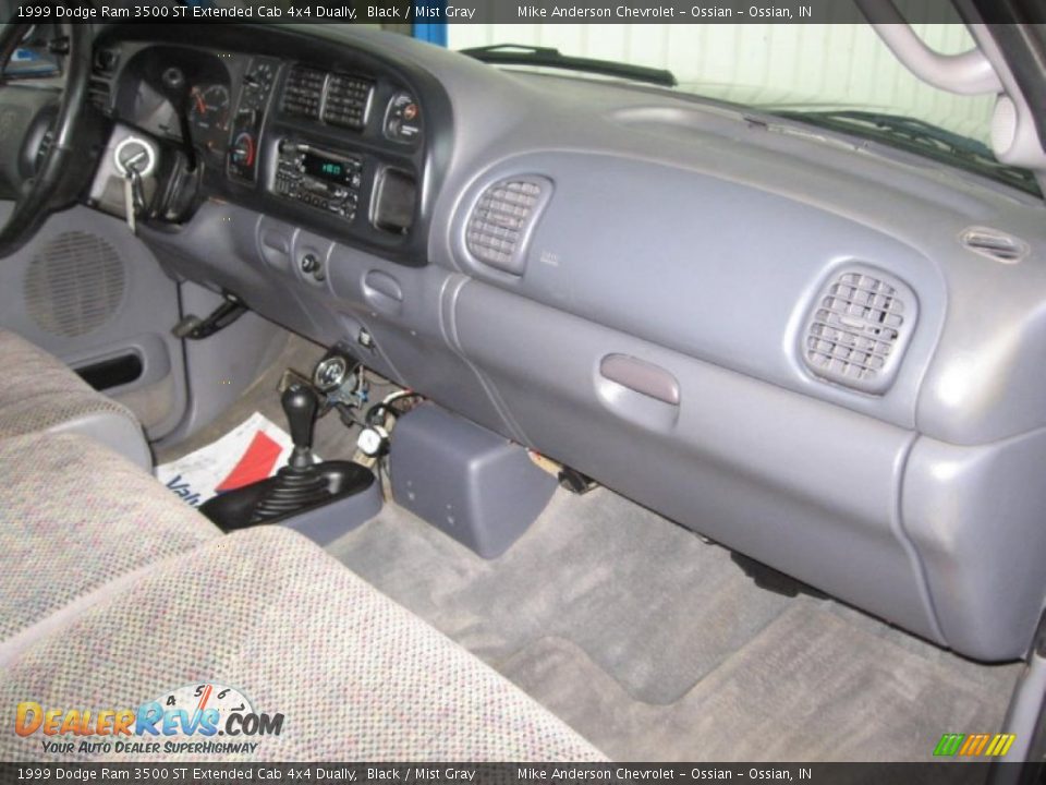 1999 Dodge Ram 3500 ST Extended Cab 4x4 Dually Black / Mist Gray Photo #17