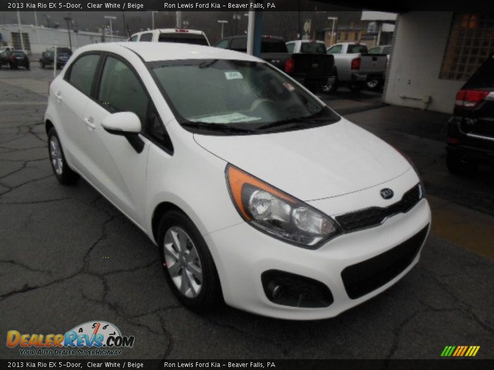 2013 Kia Rio EX 5-Door Clear White / Beige Photo #2