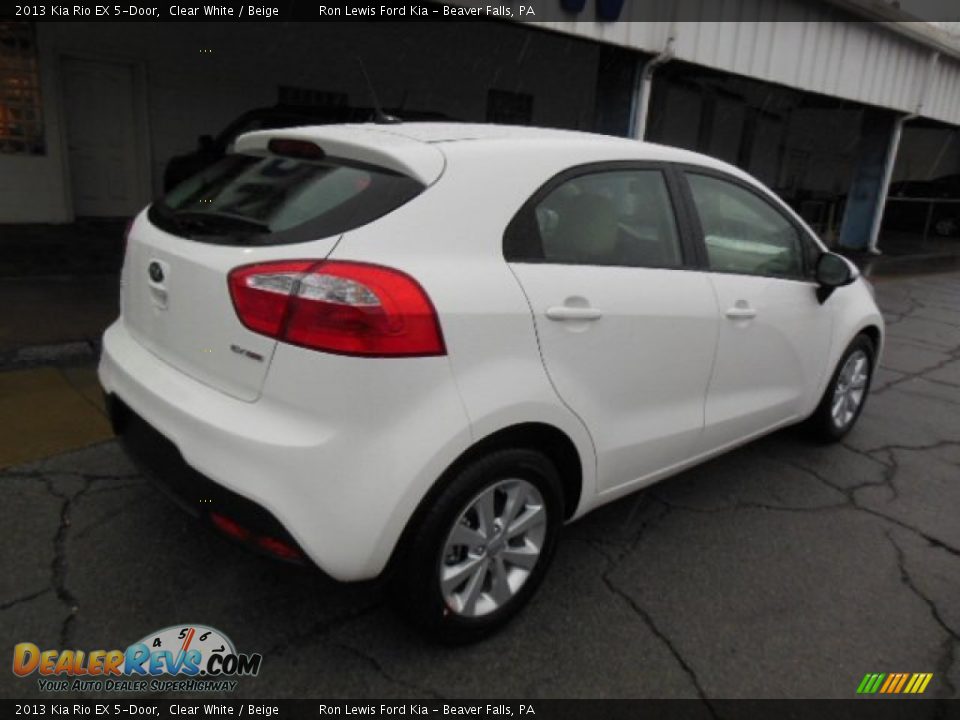 2013 Kia Rio EX 5-Door Clear White / Beige Photo #8