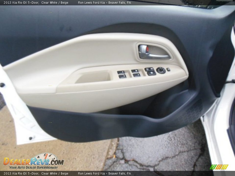 2013 Kia Rio EX 5-Door Clear White / Beige Photo #12