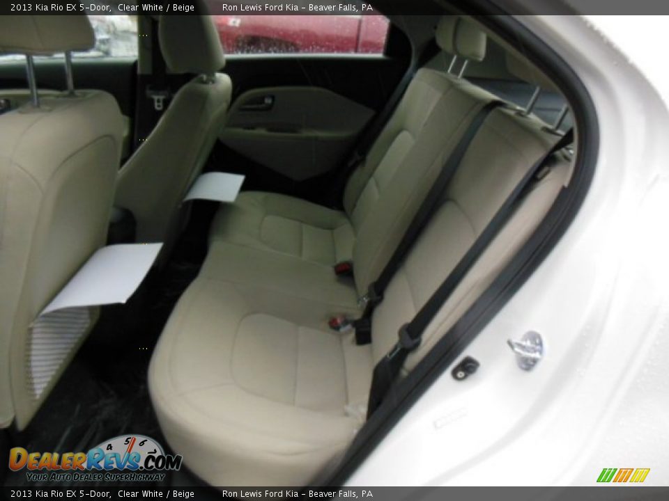 2013 Kia Rio EX 5-Door Clear White / Beige Photo #13