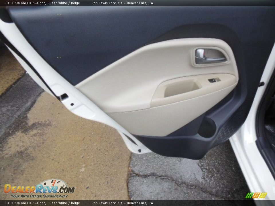 2013 Kia Rio EX 5-Door Clear White / Beige Photo #14