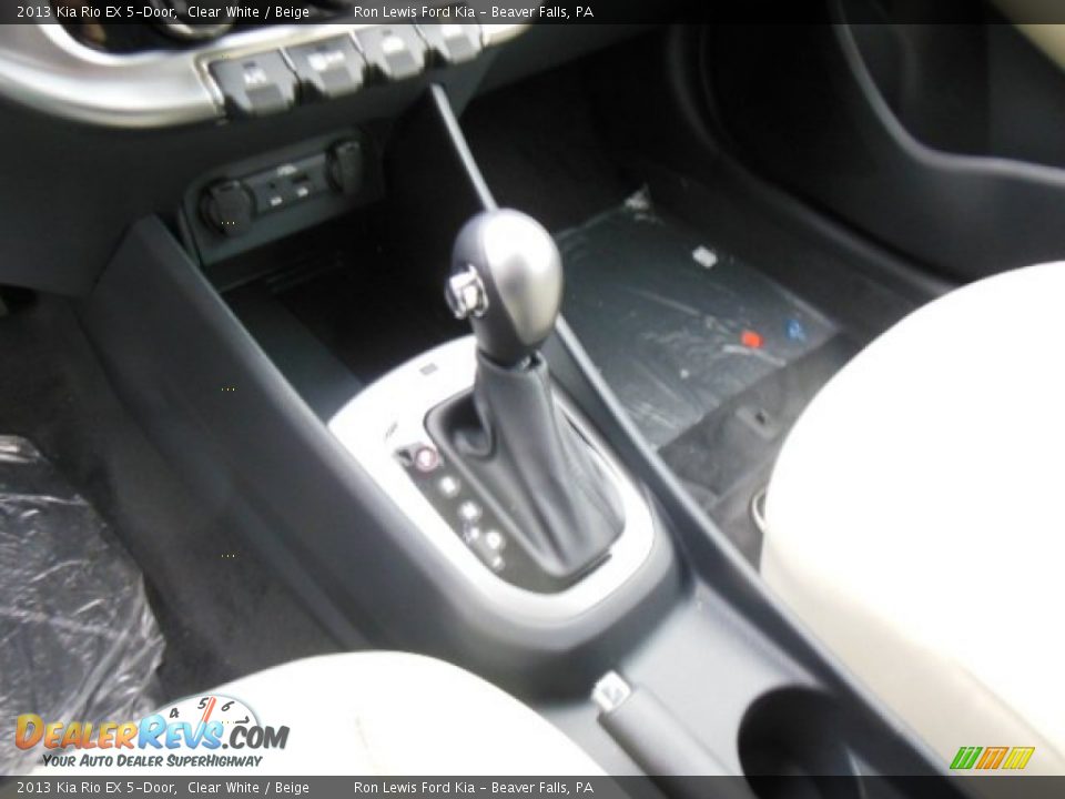 2013 Kia Rio EX 5-Door Clear White / Beige Photo #18