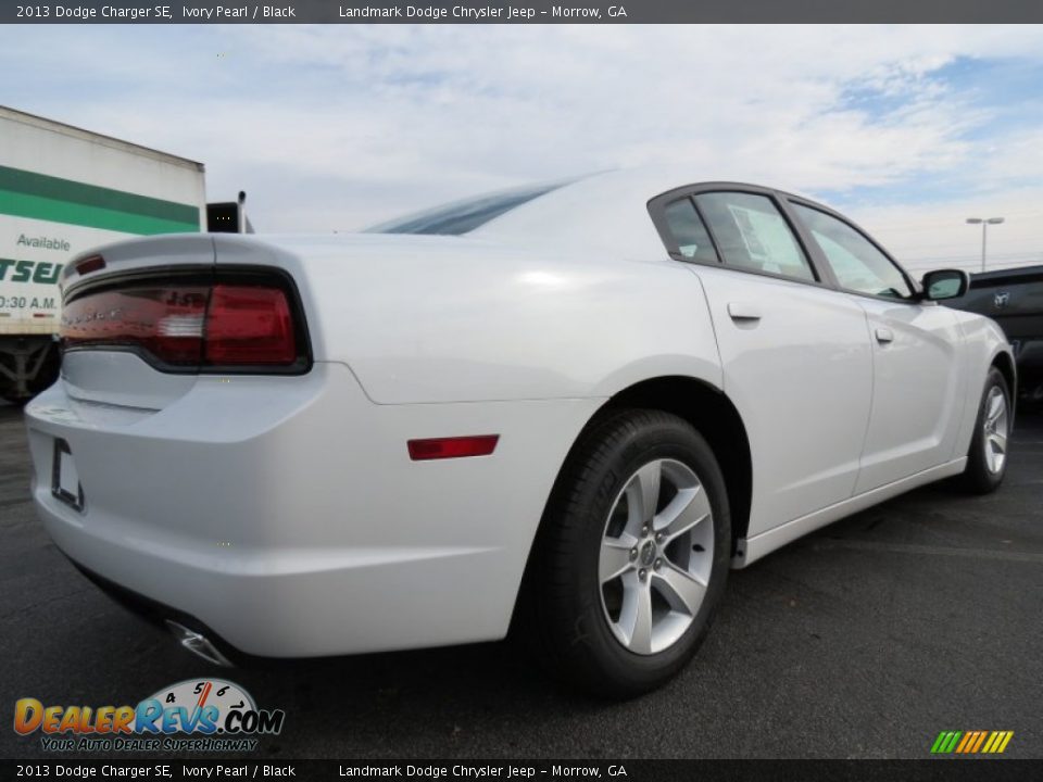 2013 Dodge Charger SE Ivory Pearl / Black Photo #3