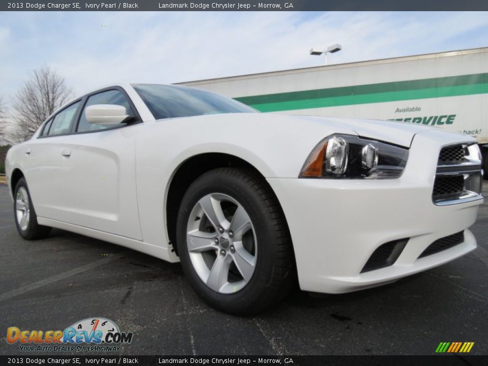 2013 Dodge Charger SE Ivory Pearl / Black Photo #4