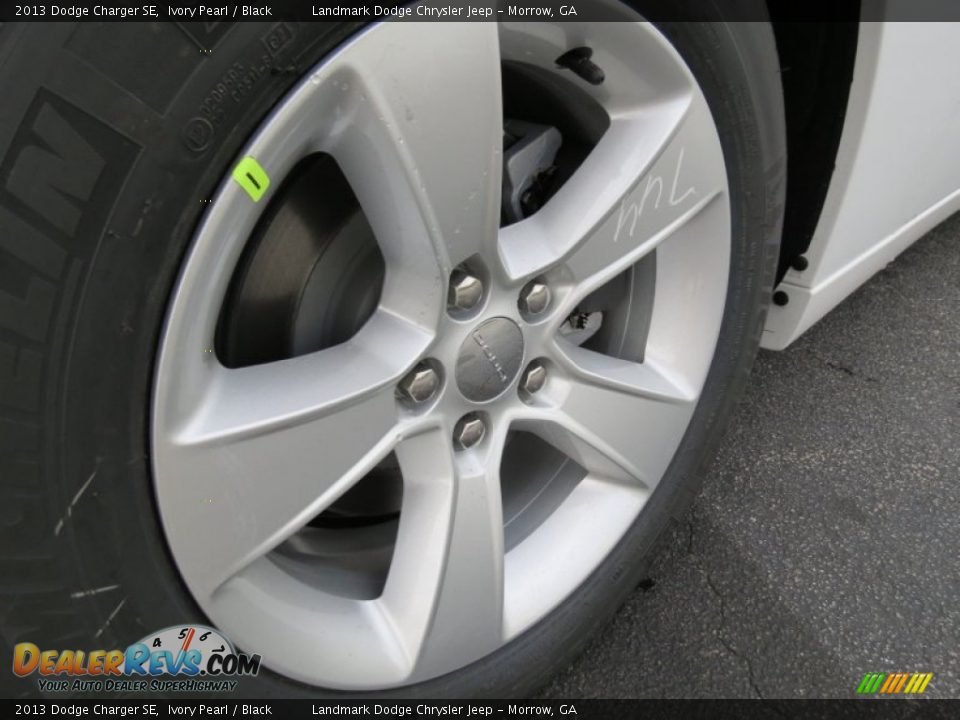 2013 Dodge Charger SE Ivory Pearl / Black Photo #5