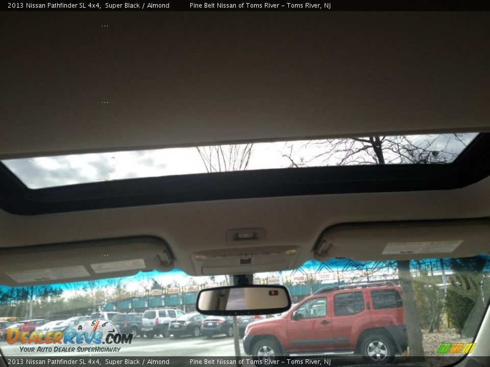 2013 Nissan Pathfinder SL 4x4 Super Black / Almond Photo #8