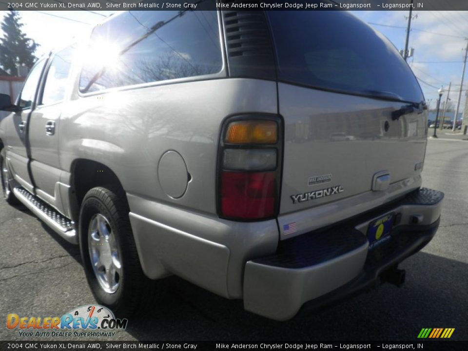 2004 GMC Yukon XL Denali AWD Silver Birch Metallic / Stone Gray Photo #3