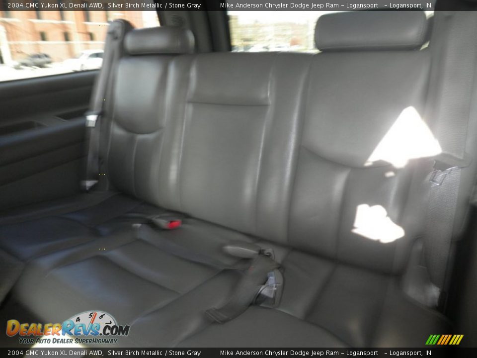 2004 GMC Yukon XL Denali AWD Silver Birch Metallic / Stone Gray Photo #8
