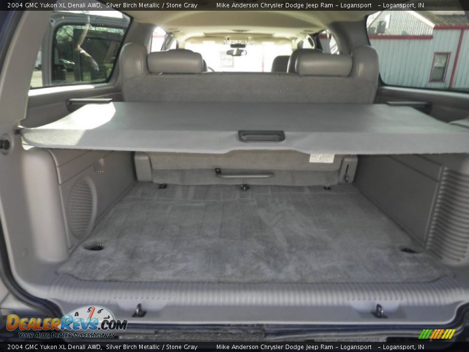 2004 GMC Yukon XL Denali AWD Silver Birch Metallic / Stone Gray Photo #9