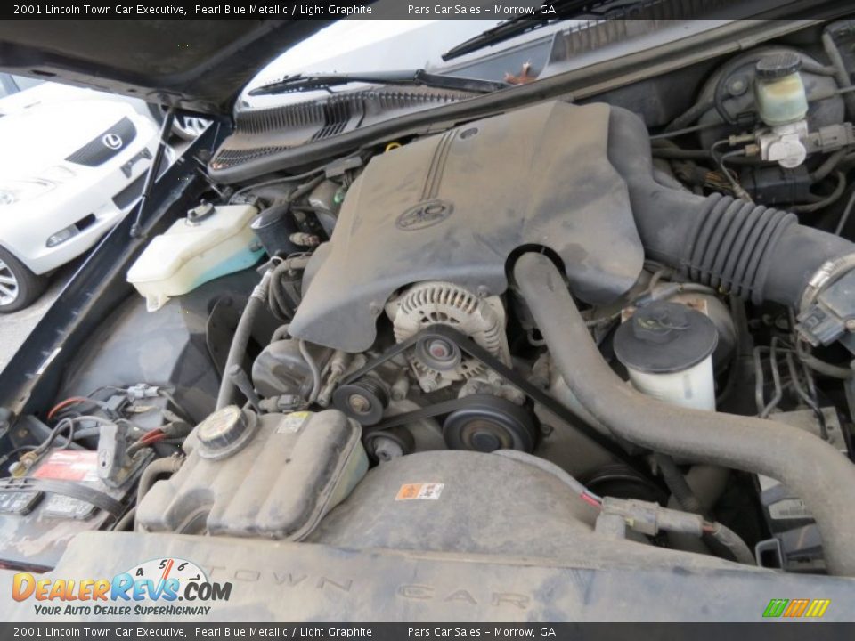 2001 Lincoln Town Car Executive 4.6 Liter SOHC 16-Valve V8 Engine Photo #13