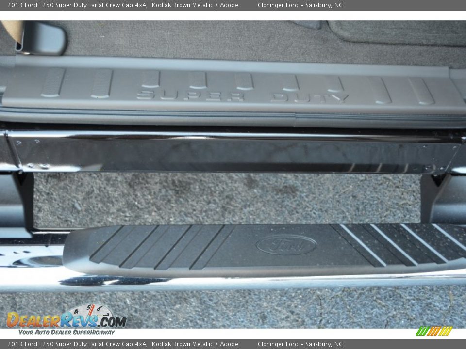 2013 Ford F250 Super Duty Lariat Crew Cab 4x4 Kodiak Brown Metallic / Adobe Photo #17