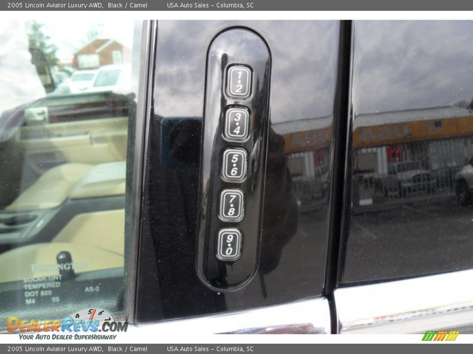 2005 Lincoln Aviator Luxury AWD Black / Camel Photo #13