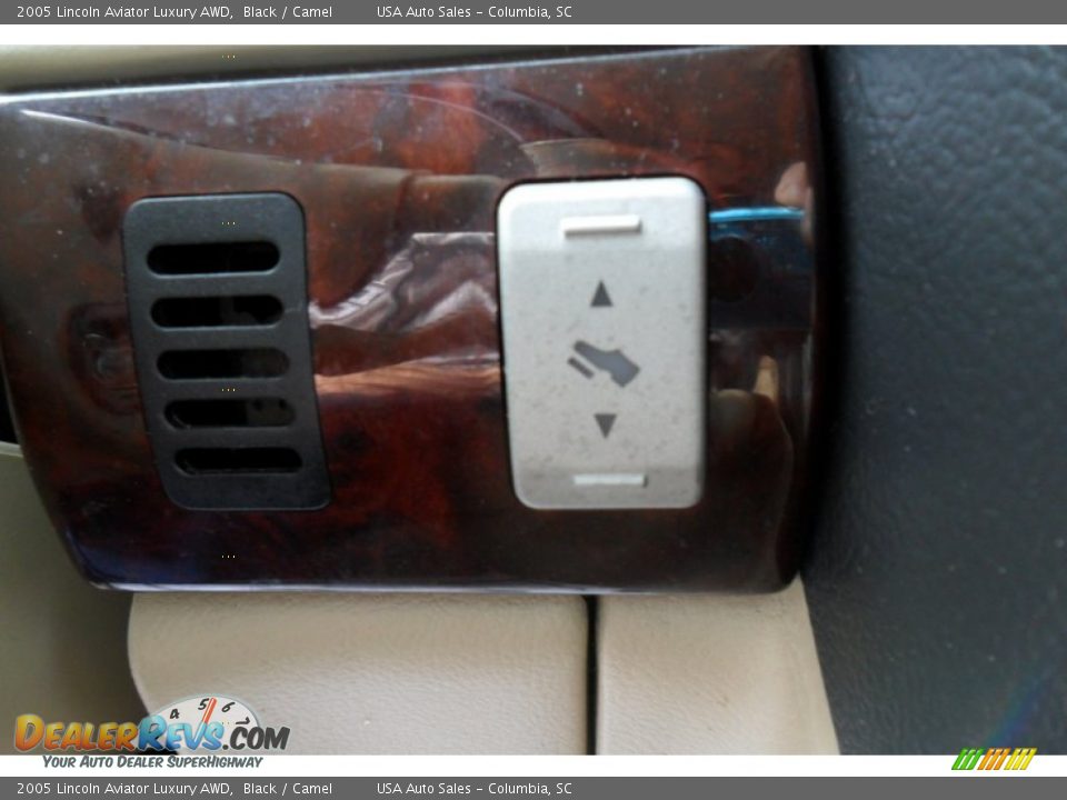 2005 Lincoln Aviator Luxury AWD Black / Camel Photo #32