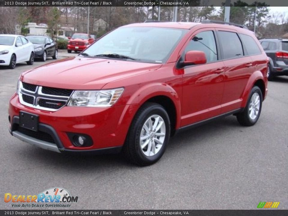 Front 3/4 View of 2013 Dodge Journey SXT Photo #2