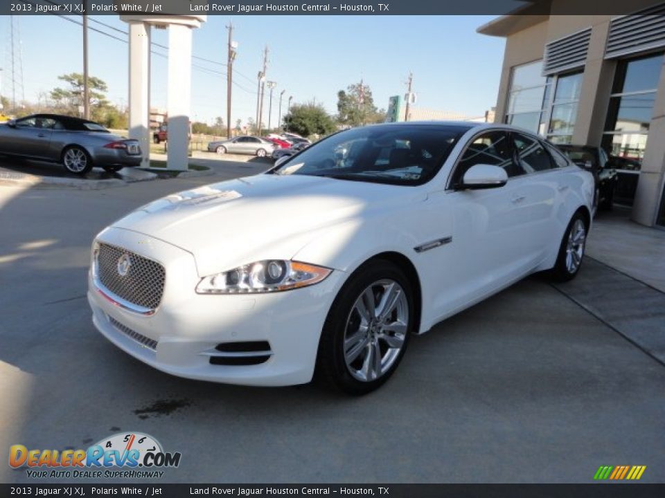 Front 3/4 View of 2013 Jaguar XJ XJ Photo #5