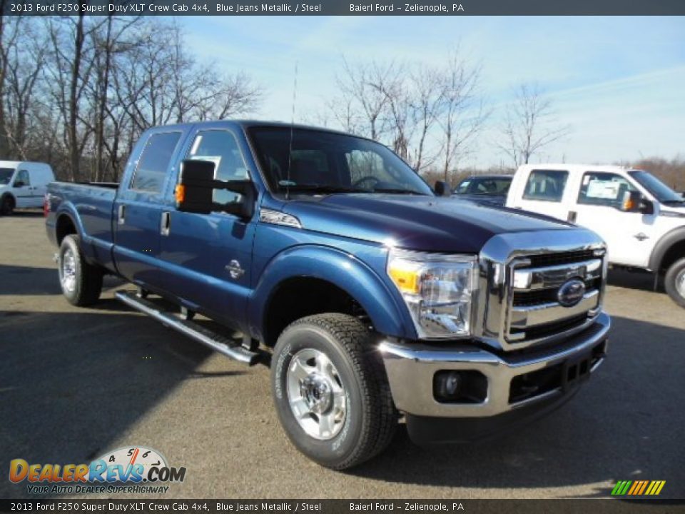 Front 3/4 View of 2013 Ford F250 Super Duty XLT Crew Cab 4x4 Photo #2