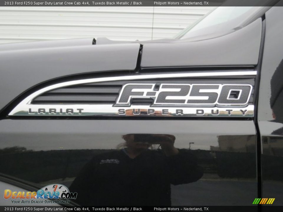 2013 Ford F250 Super Duty Lariat Crew Cab 4x4 Tuxedo Black Metallic / Black Photo #11