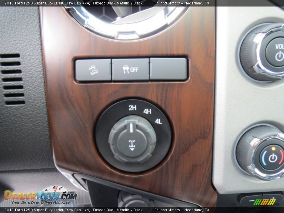 2013 Ford F250 Super Duty Lariat Crew Cab 4x4 Tuxedo Black Metallic / Black Photo #33