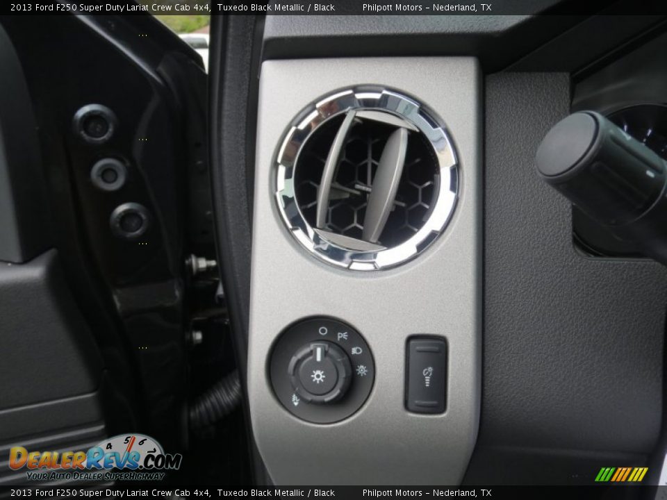 2013 Ford F250 Super Duty Lariat Crew Cab 4x4 Tuxedo Black Metallic / Black Photo #36