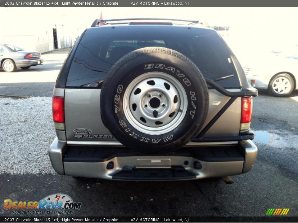 2003 Chevrolet Blazer LS 4x4 Light Pewter Metallic / Graphite Photo #5