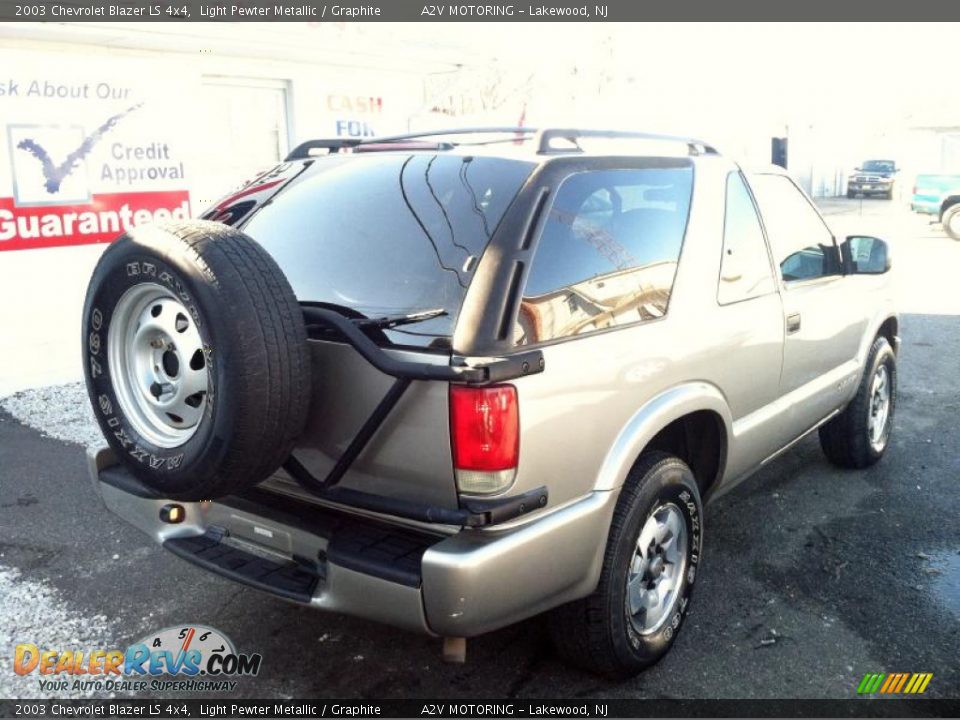 2003 Chevrolet Blazer LS 4x4 Light Pewter Metallic / Graphite Photo #6