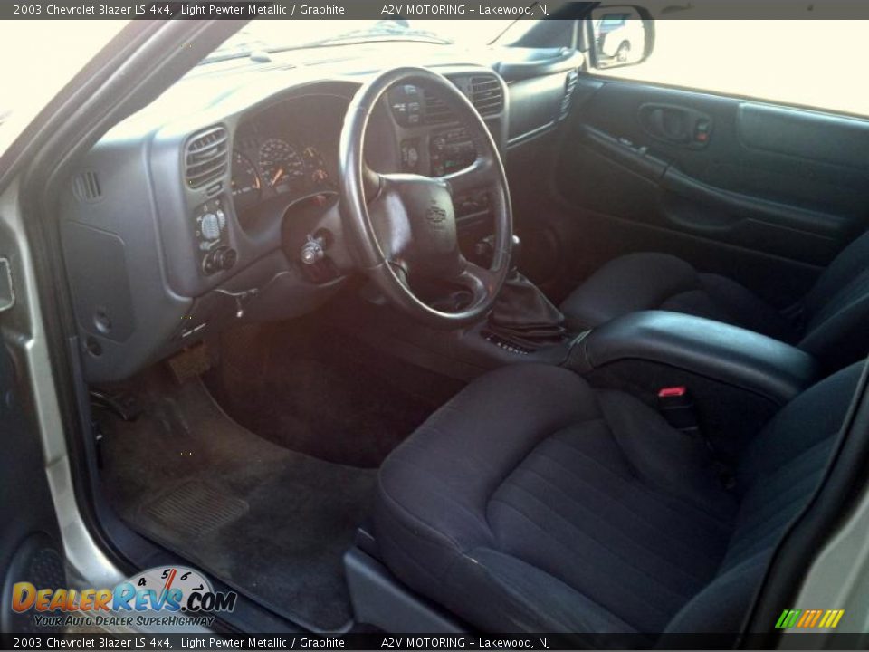 2003 Chevrolet Blazer LS 4x4 Light Pewter Metallic / Graphite Photo #12