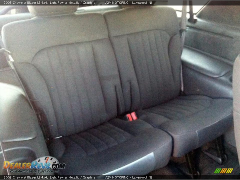 2003 Chevrolet Blazer LS 4x4 Light Pewter Metallic / Graphite Photo #16