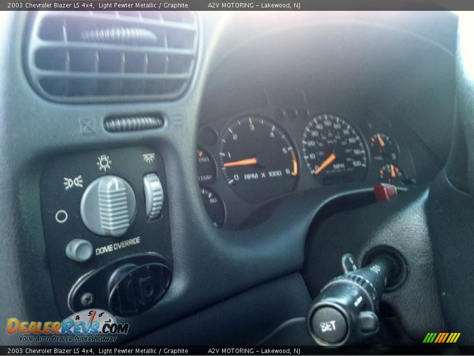2003 Chevrolet Blazer LS 4x4 Light Pewter Metallic / Graphite Photo #19