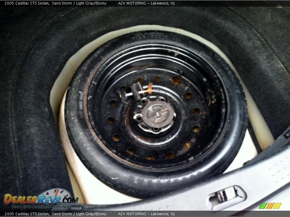2005 Cadillac CTS Sedan Sand Storm / Light Gray/Ebony Photo #16