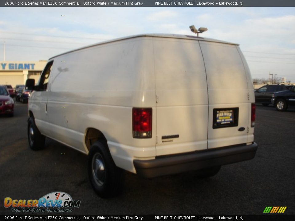2006 Ford E Series Van E250 Commercial Oxford White / Medium Flint Grey Photo #6