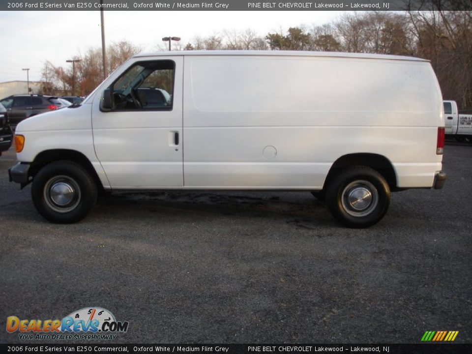 2006 Ford E Series Van E250 Commercial Oxford White / Medium Flint Grey Photo #8