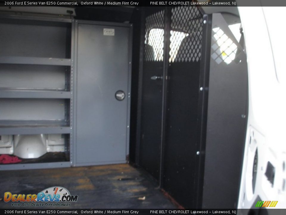 2006 Ford E Series Van E250 Commercial Oxford White / Medium Flint Grey Photo #10