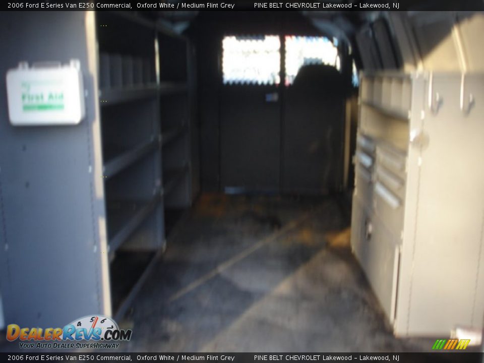 2006 Ford E Series Van E250 Commercial Oxford White / Medium Flint Grey Photo #11