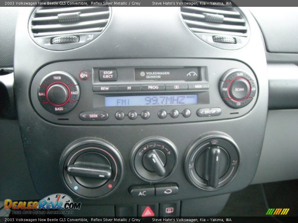 2003 Volkswagen New Beetle GLS Convertible Reflex Silver Metallic / Grey Photo #17