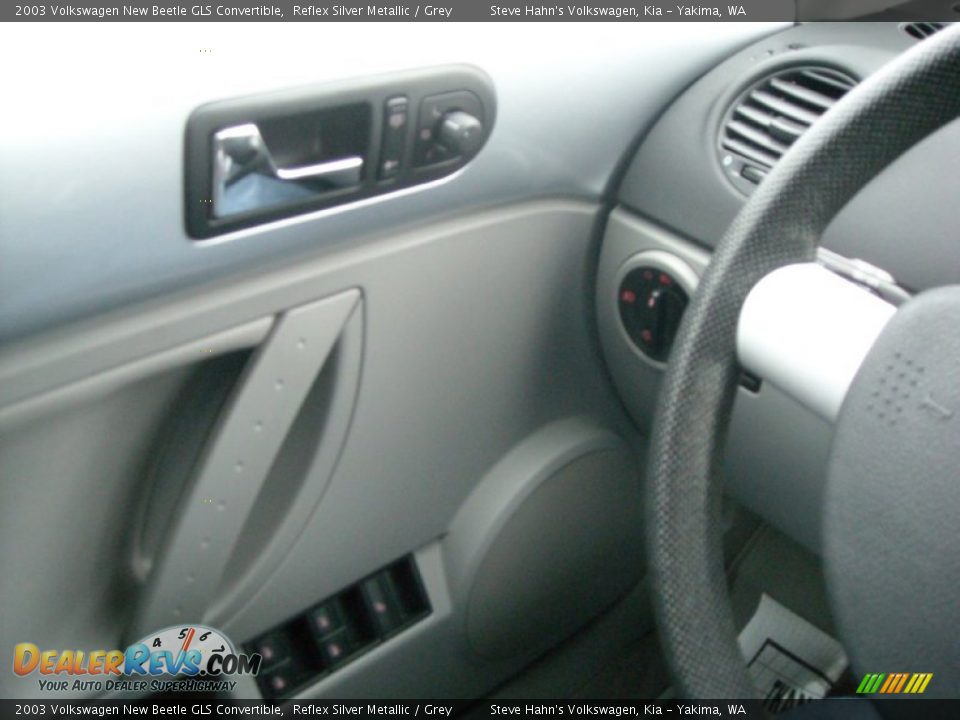 2003 Volkswagen New Beetle GLS Convertible Reflex Silver Metallic / Grey Photo #23