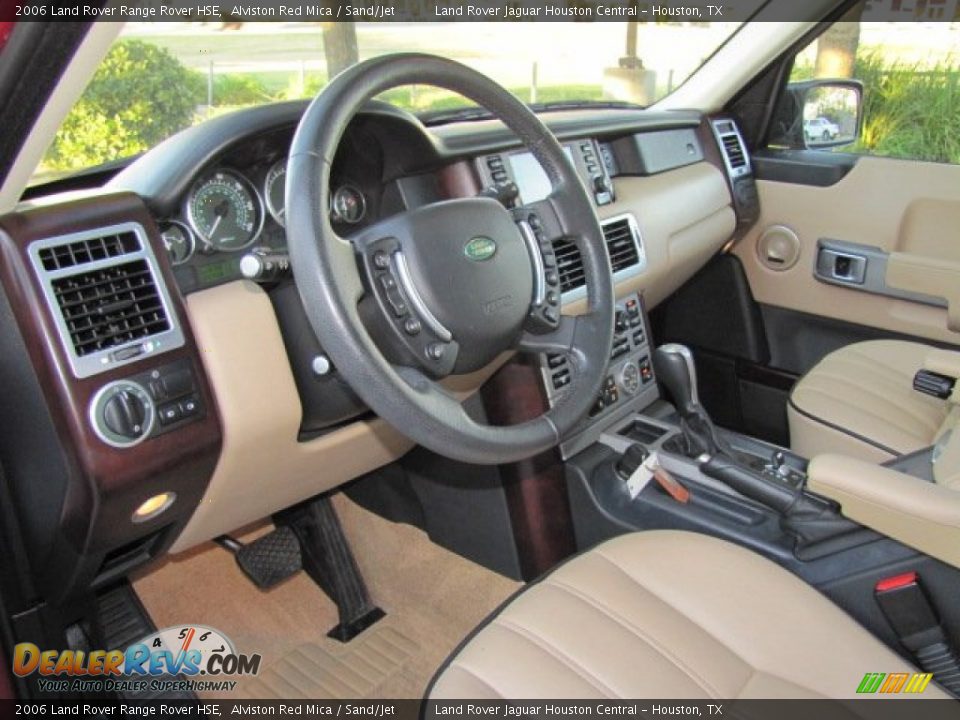Dashboard of 2006 Land Rover Range Rover HSE Photo #12