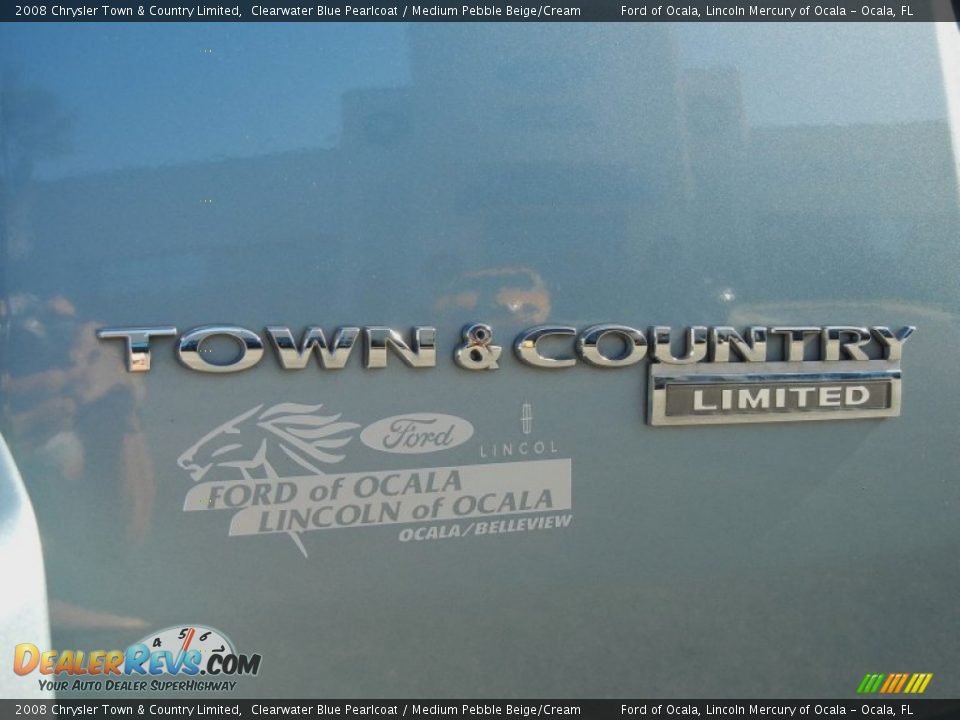 2008 Chrysler Town & Country Limited Clearwater Blue Pearlcoat / Medium Pebble Beige/Cream Photo #9