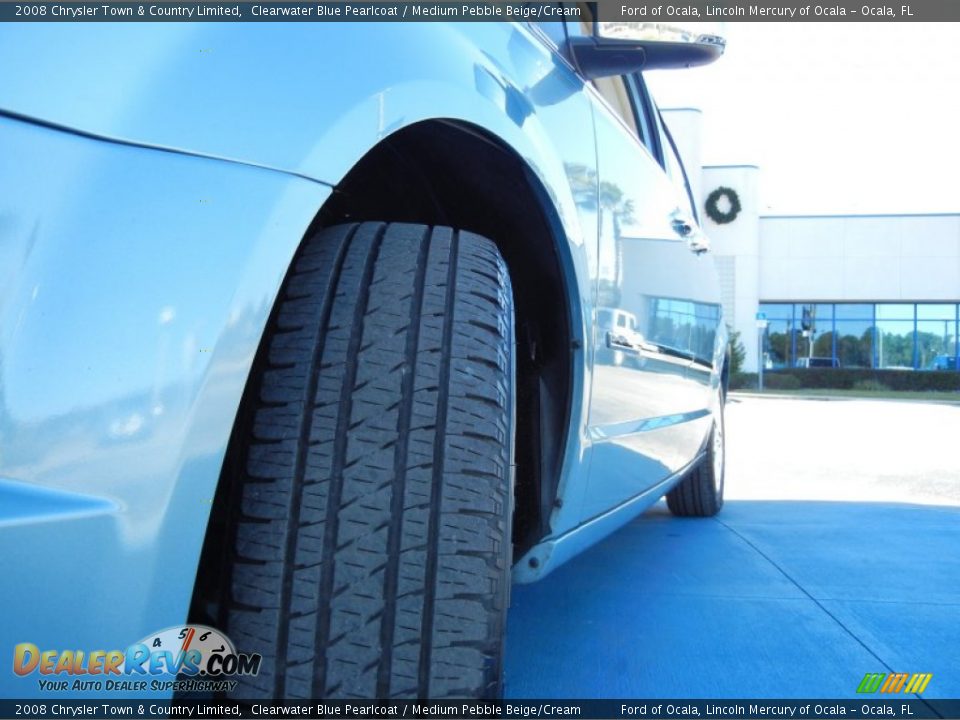 2008 Chrysler Town & Country Limited Clearwater Blue Pearlcoat / Medium Pebble Beige/Cream Photo #11