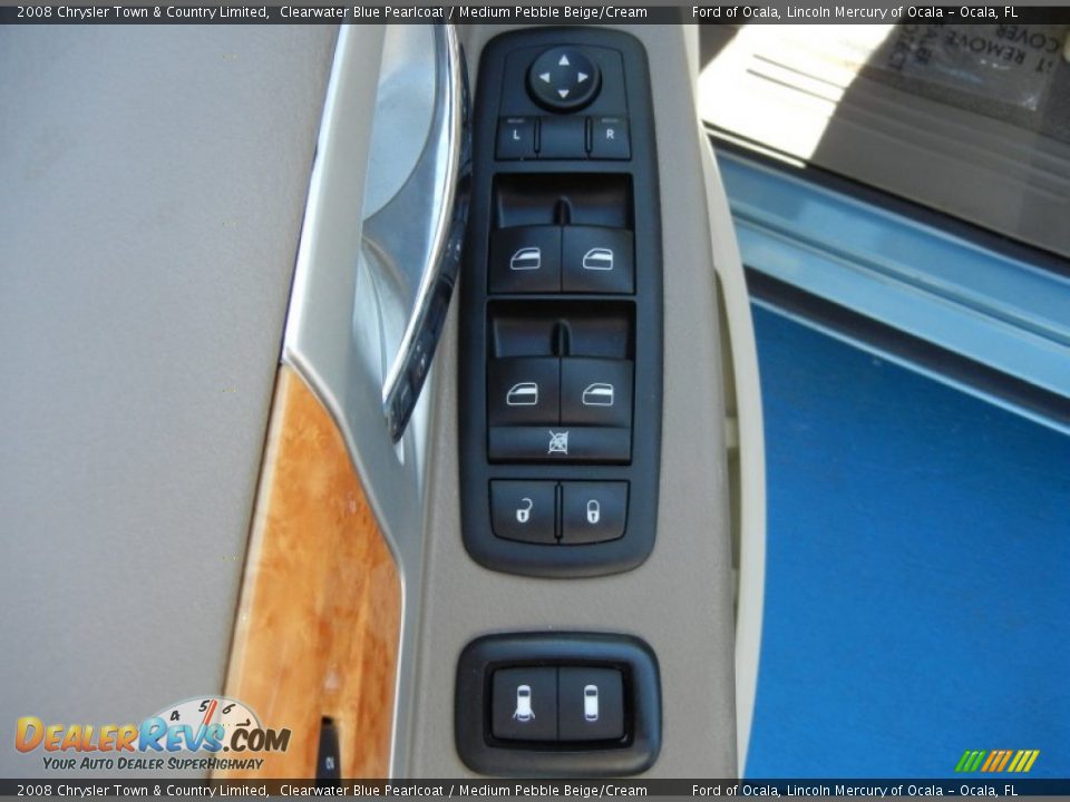 2008 Chrysler Town & Country Limited Clearwater Blue Pearlcoat / Medium Pebble Beige/Cream Photo #14