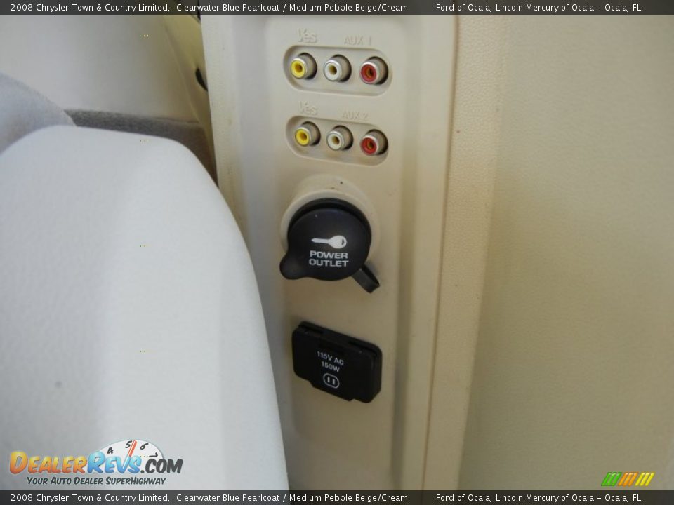 2008 Chrysler Town & Country Limited Clearwater Blue Pearlcoat / Medium Pebble Beige/Cream Photo #18