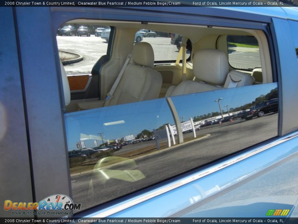 2008 Chrysler Town & Country Limited Clearwater Blue Pearlcoat / Medium Pebble Beige/Cream Photo #19