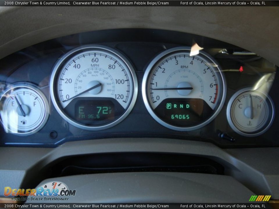 2008 Chrysler Town & Country Limited Clearwater Blue Pearlcoat / Medium Pebble Beige/Cream Photo #25