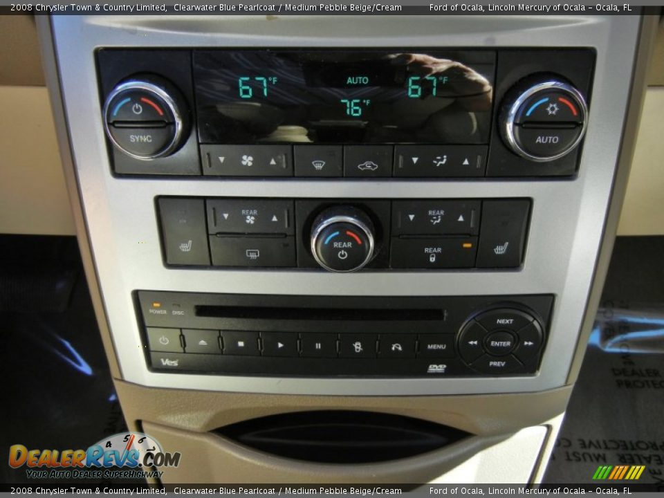2008 Chrysler Town & Country Limited Clearwater Blue Pearlcoat / Medium Pebble Beige/Cream Photo #27